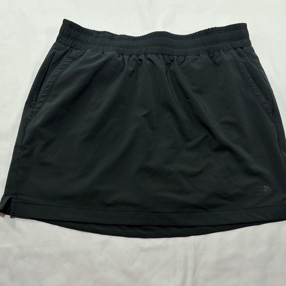 The North Face Pants - The North Face skirt with shorts size medium